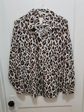 Chico's No Iron Animal Print Women's Button-Down Blouse Size 3 (US size XL)